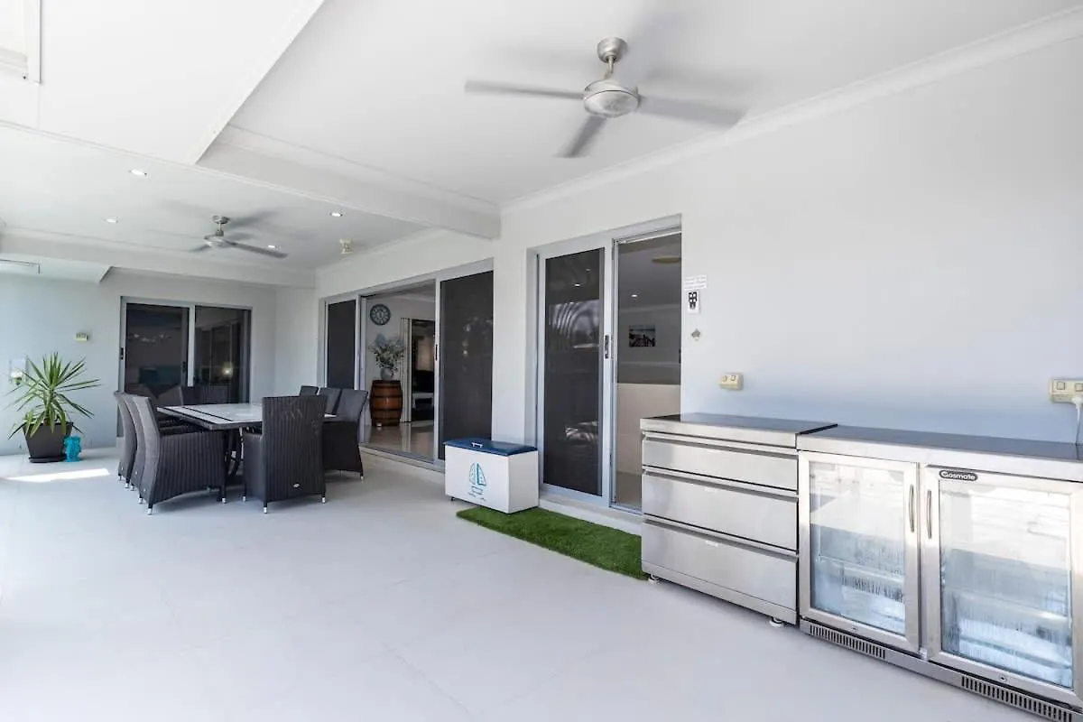 Bongaree Bribie Breeze Family Retreat With Pool & Bbqヴィラ