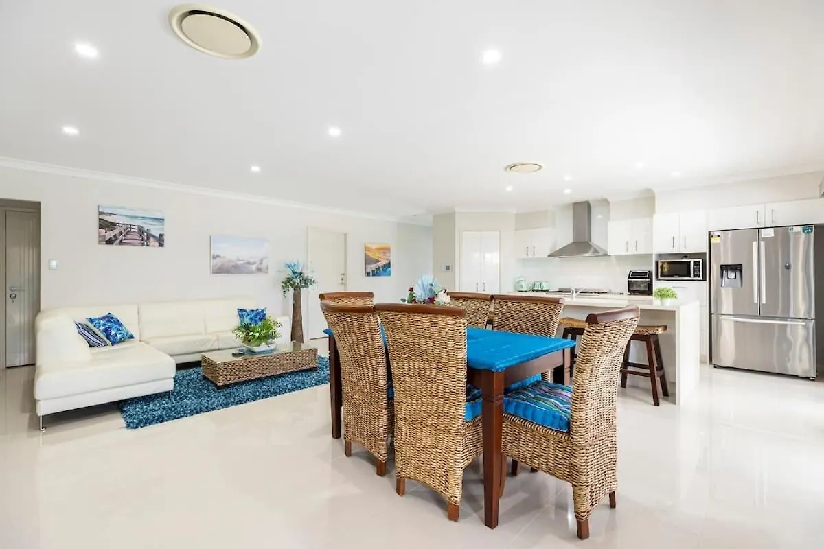 Bongaree Bribie Breeze Family Retreat With Pool & Bbqヴィラ